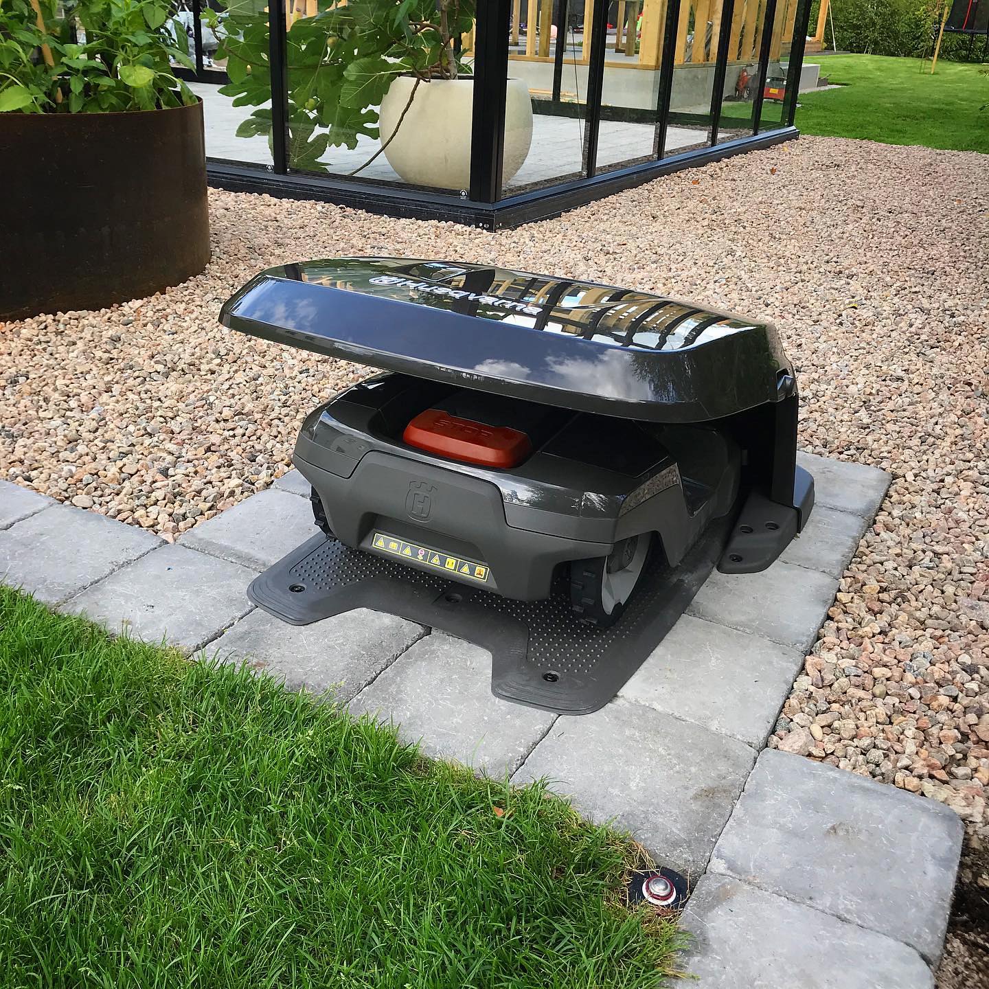 Lawn Garage post media